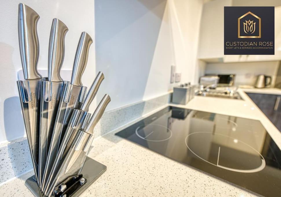 Two Bedroom - Central Peterborough - New Year Discount Buitenkant foto